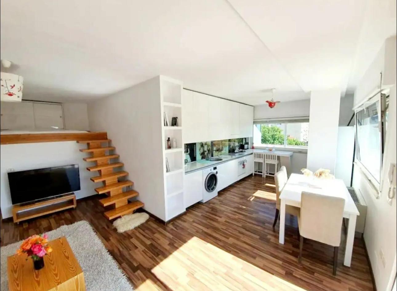 140m2 Floorcentral Loft 24hr Self Check-in Apartament Tirana
